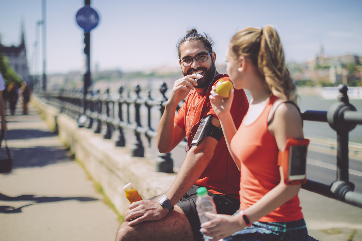 Cosa mangiare prima e dopo l’allenamento sportivo