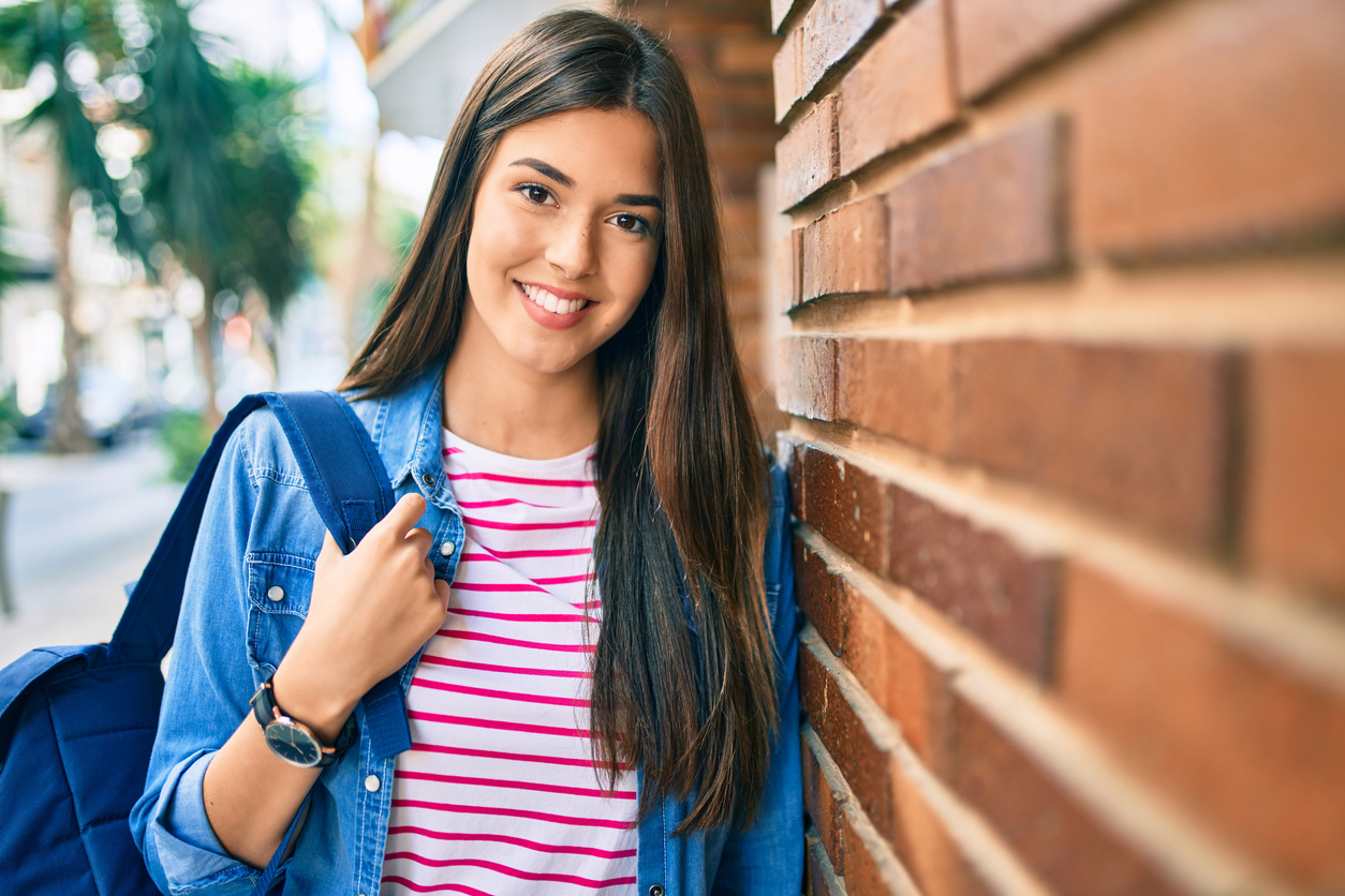 Apparecchio trasparente e adolescenti: 5 domande frequenti