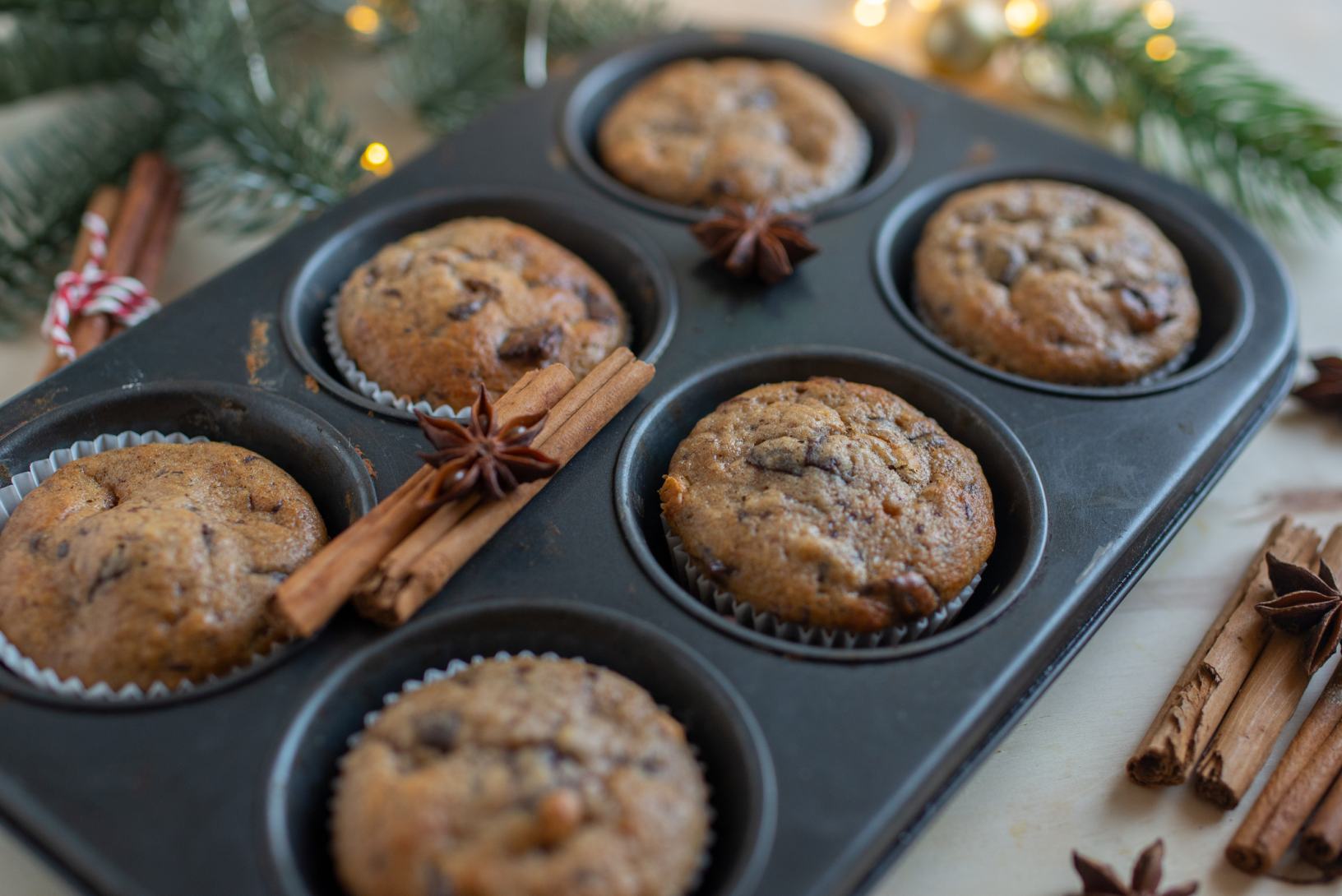 A Natale, con gusto e benessere. Muffin al fondente, con farina di cocco e avena