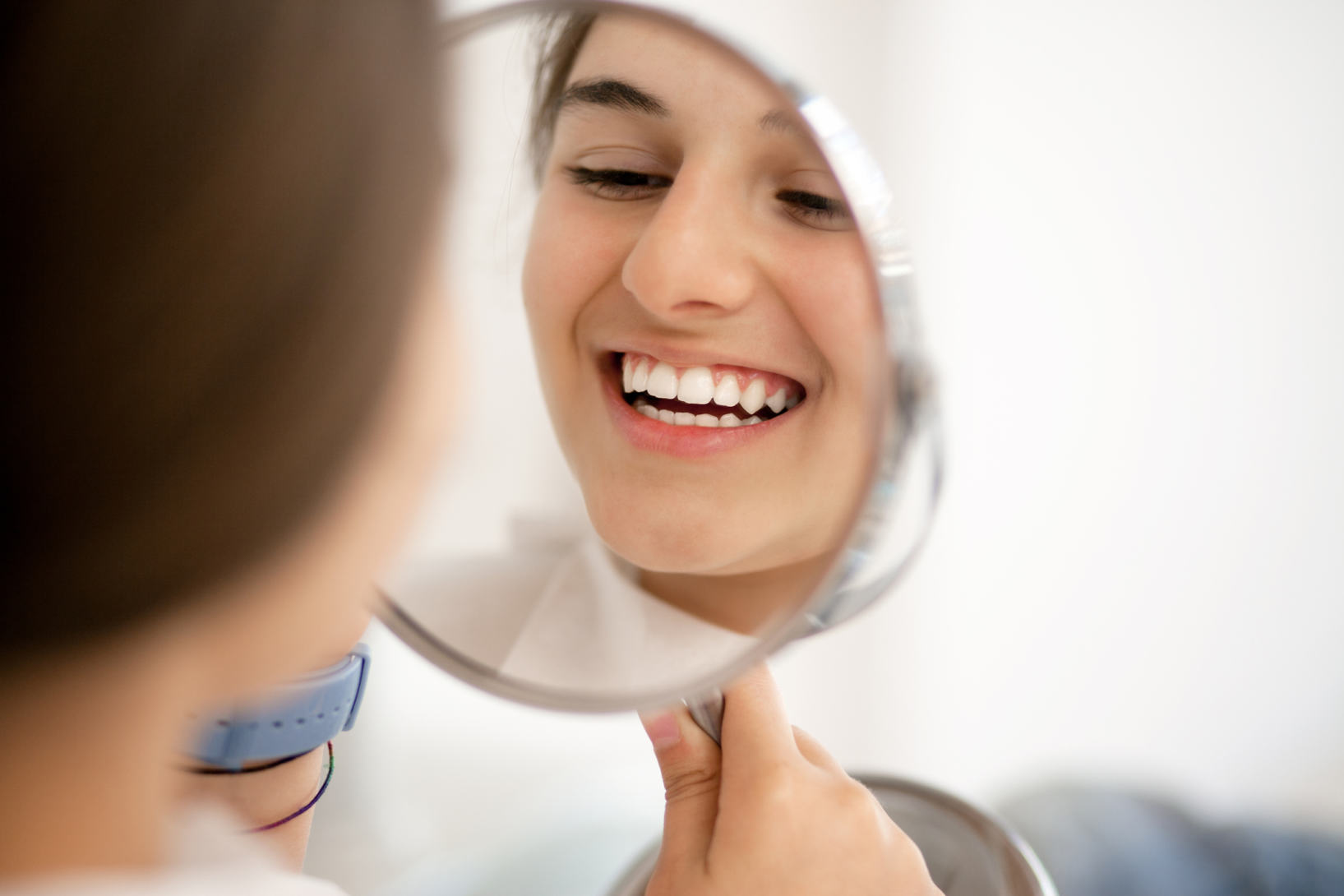 Tartaro nei denti? Ecco di cosa si tratta e come eliminarlo