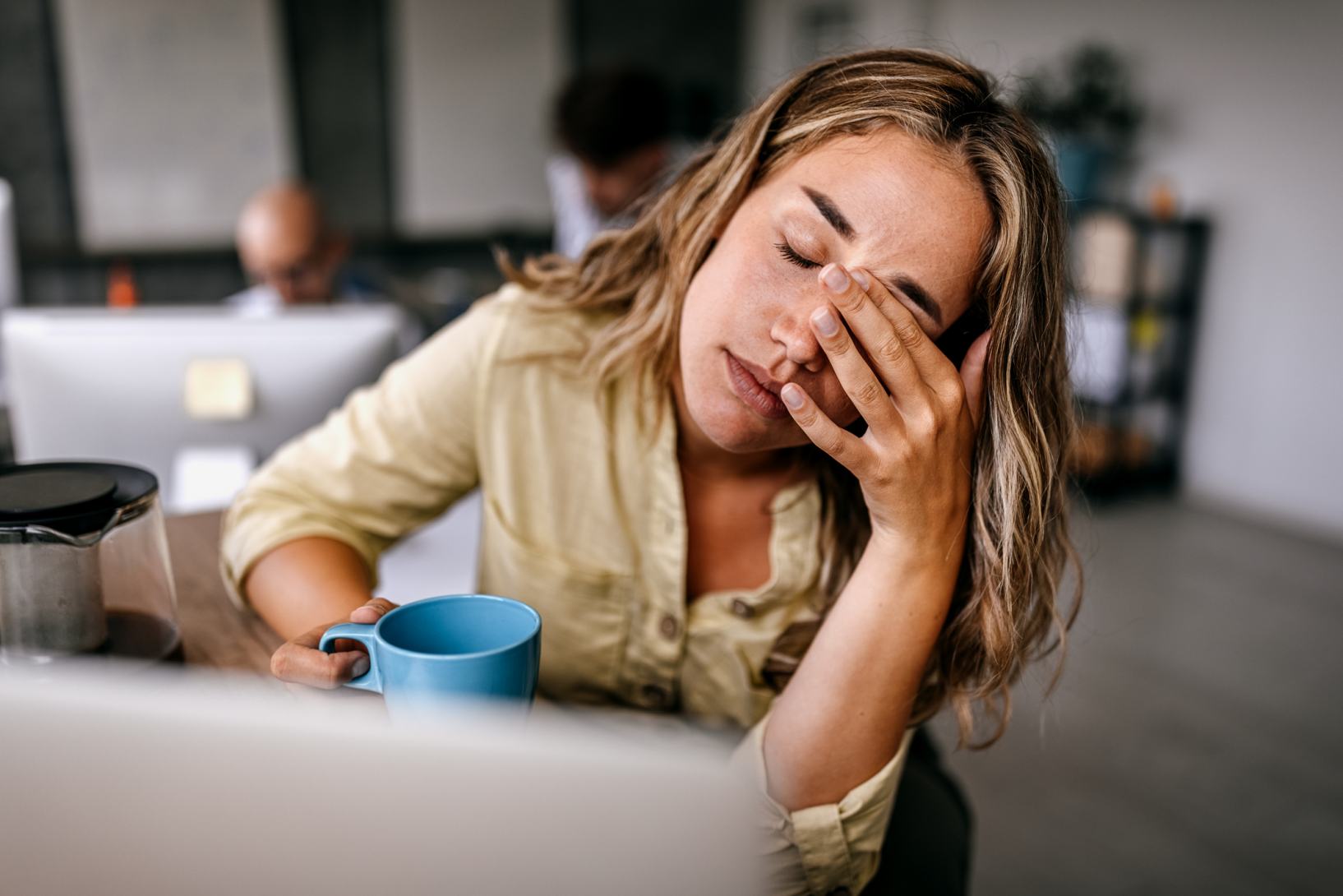 Perché le donne sono più predisposte all'emicrania?