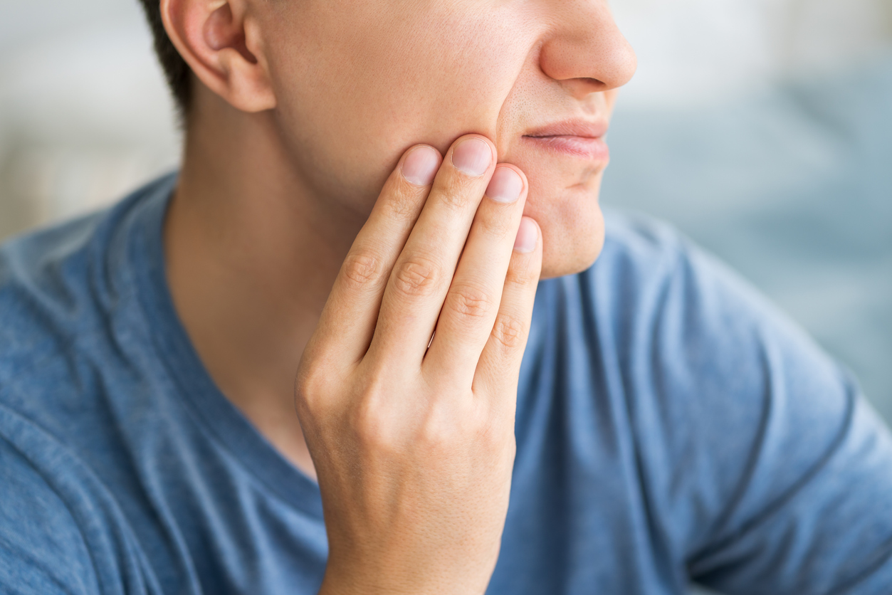 Mal di denti durante la vacanza: quali le cause?